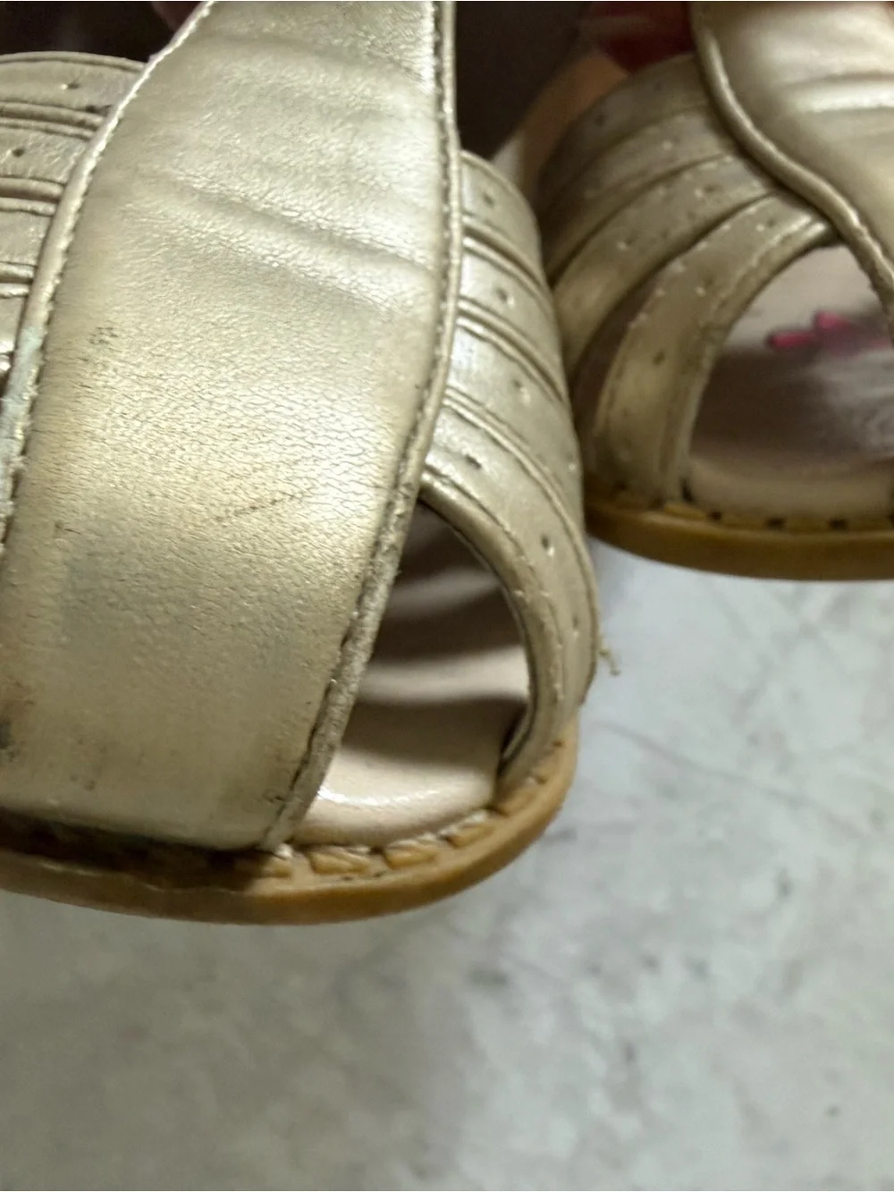 Livie & Luca fisherman Sandals in Champagne size 7T